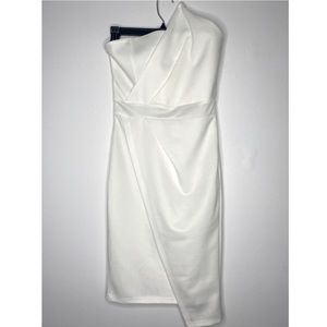 Elegant white sleeveless dress